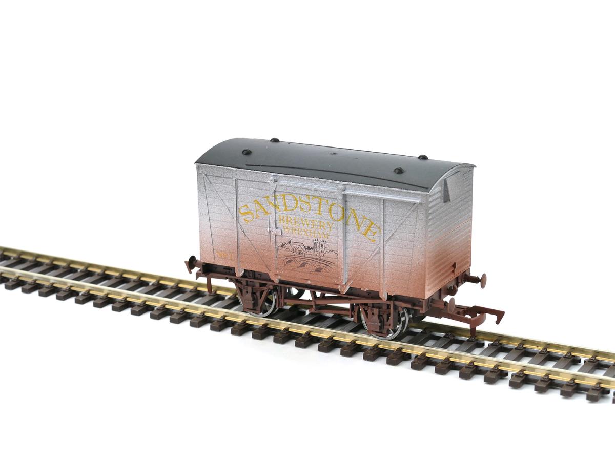 Dapol Ventilated Van Sandstone Brewery Wrexham No.1 Weathered DA4F-011-115