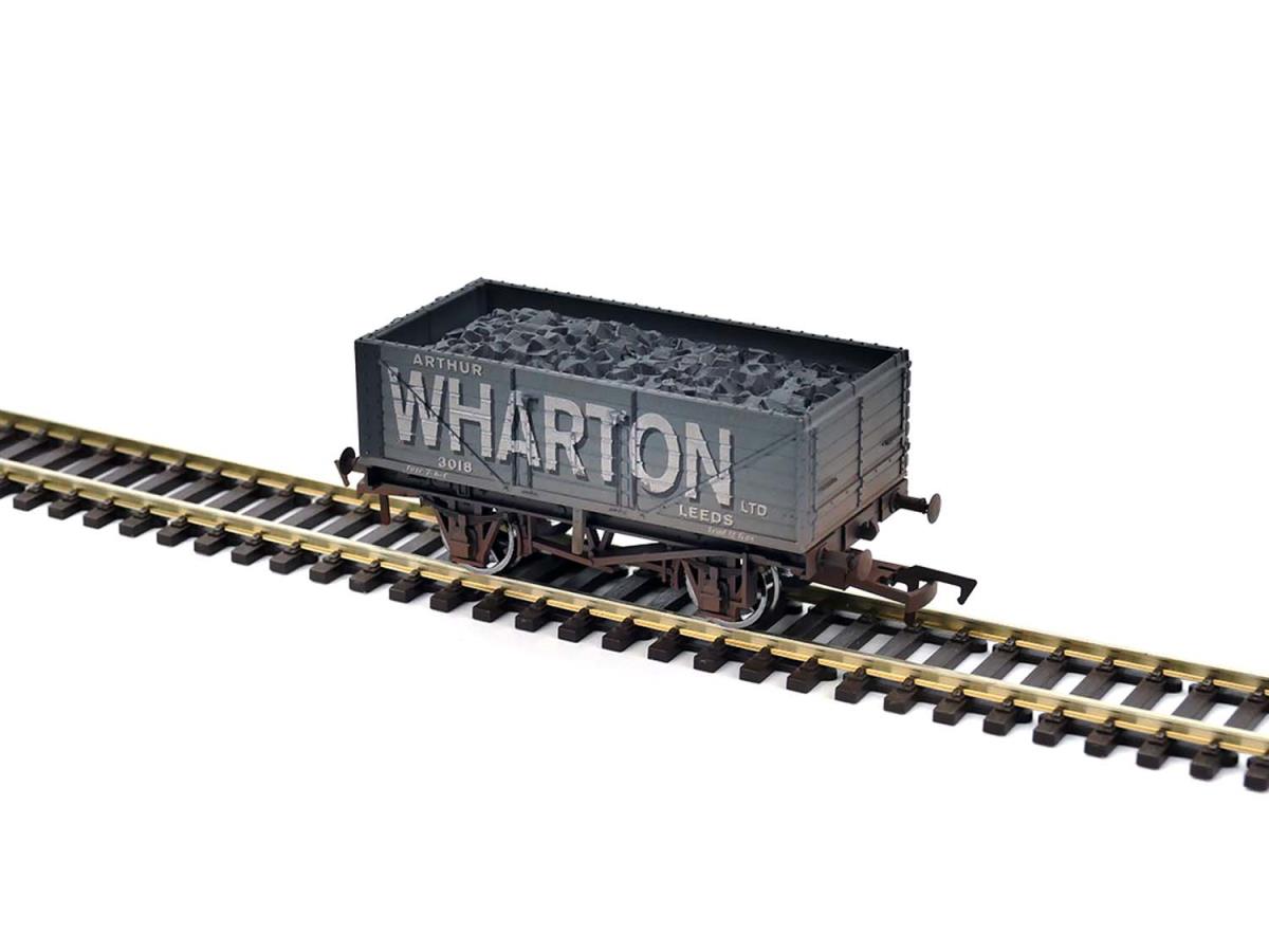 Dapol 7 Plank Wagon Arthur Wharton Weathered DA4F-071-103
