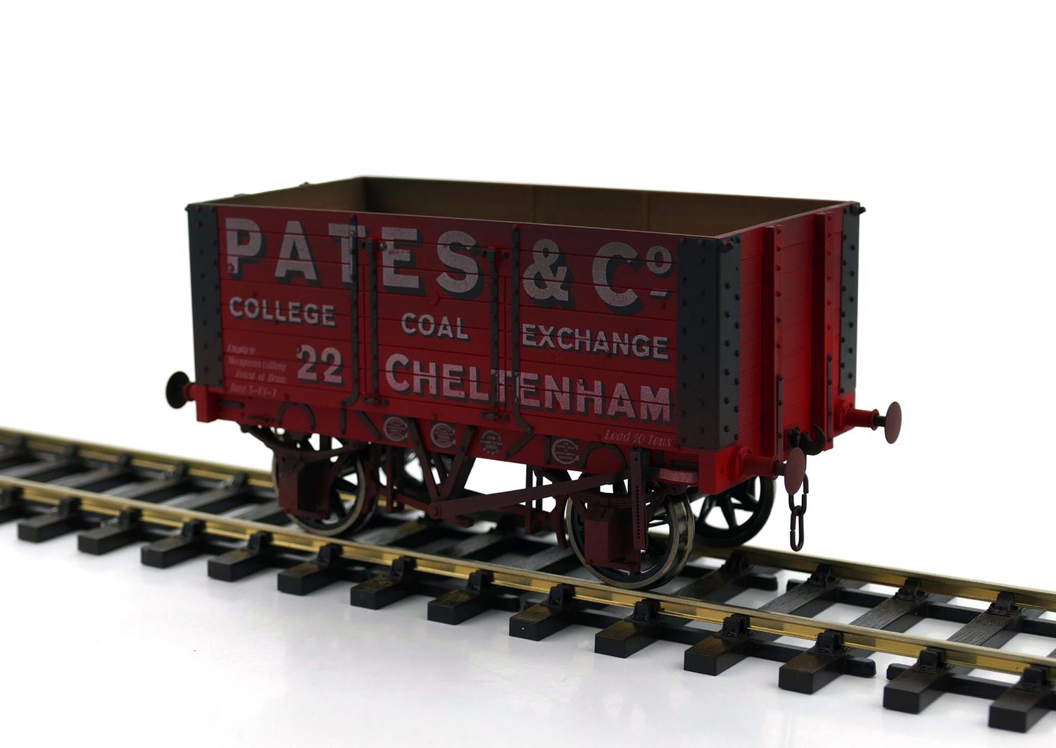 Dapol 7 Plank Wagon 9ft Wheelbase Pates & Co 22 Weathered DA7F-072-006W