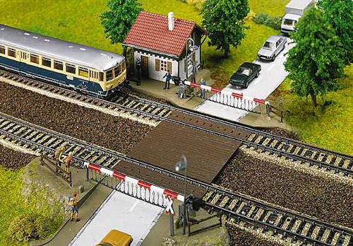 Faller Level Crossing with Gatekeepers House and Motor Kit II FA120174