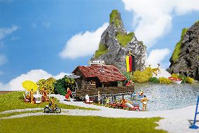 Faller Boathouse with Boat Kit III FA130284