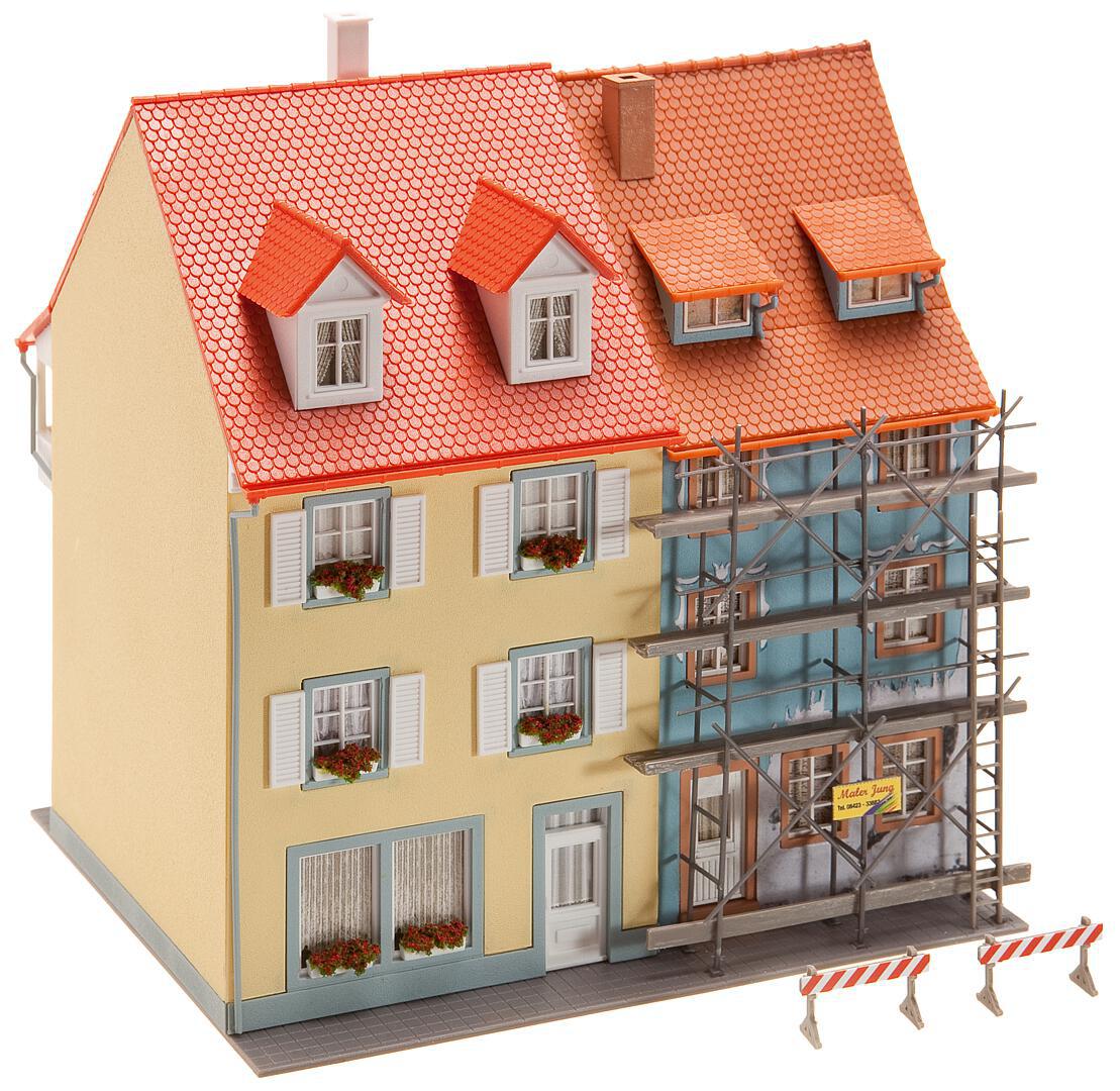Faller Village Houses (2) with Scaffolding Kit V FA130494