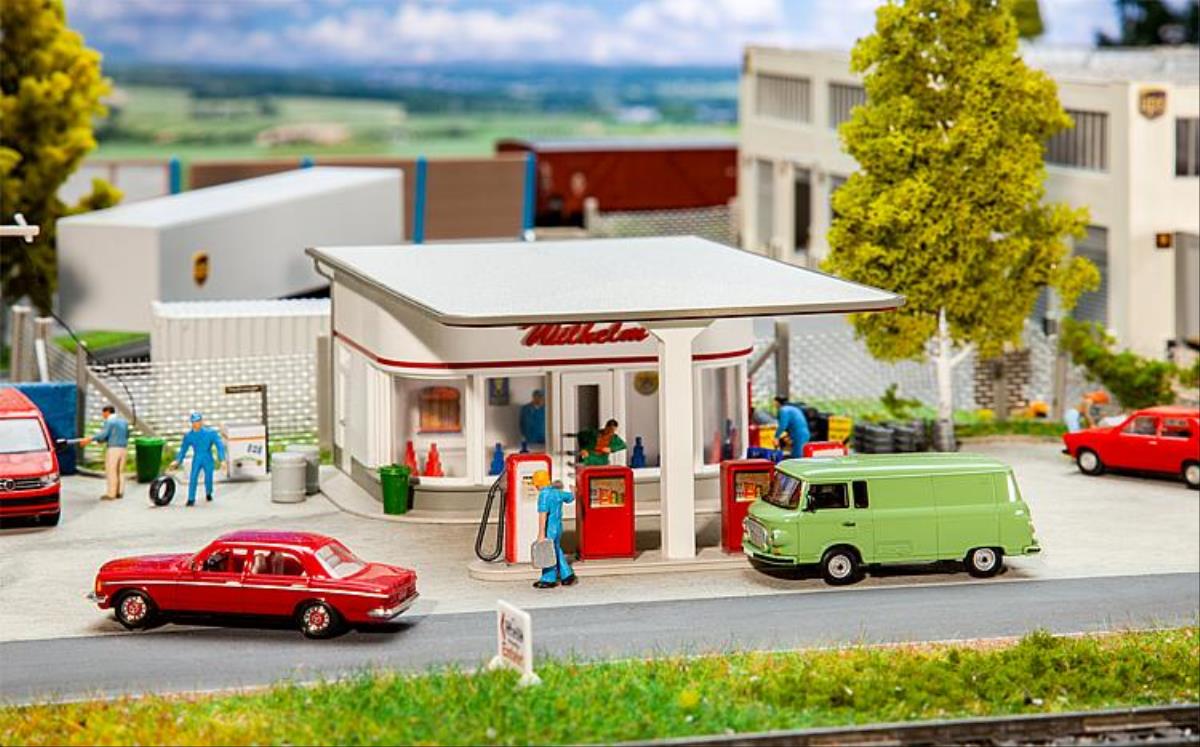 Faller 1950s Petrol Station Kit FA130590