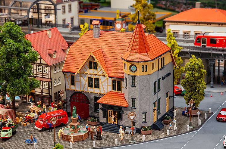 Faller Town Hall w/Fire Brigade Garage Kit II FA130649