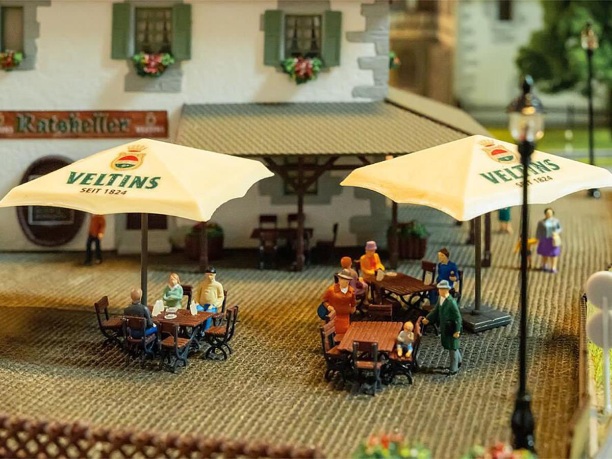Faller Veltins Beer Garden Set Kit IV FA180437