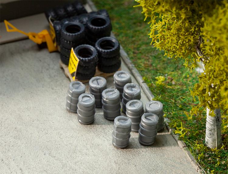 Faller Aluminium Beer Barrels (10) Kit FA180971