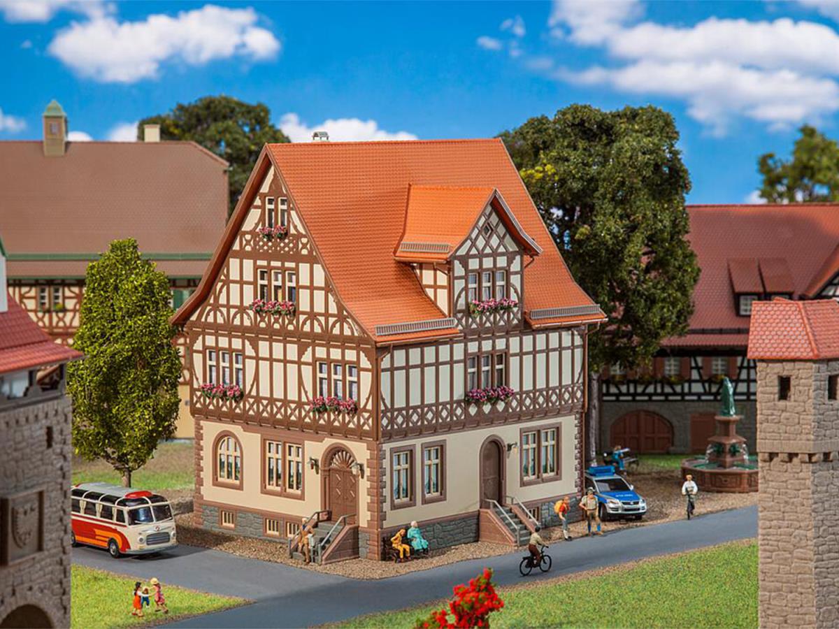 Faller Bad Liebenstein H/Timbered House Model of the Month Kit III FA191818