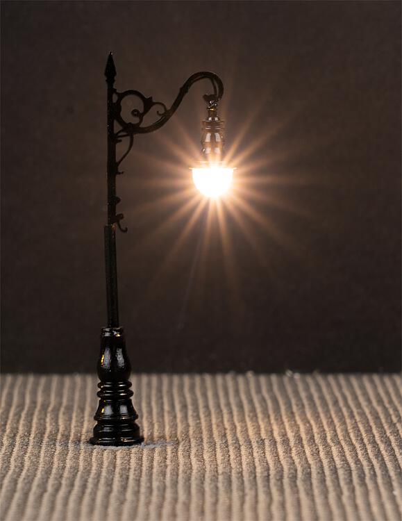 Faller LED Single Arm Ornate Street Lamp 65mm (3) FA272127
