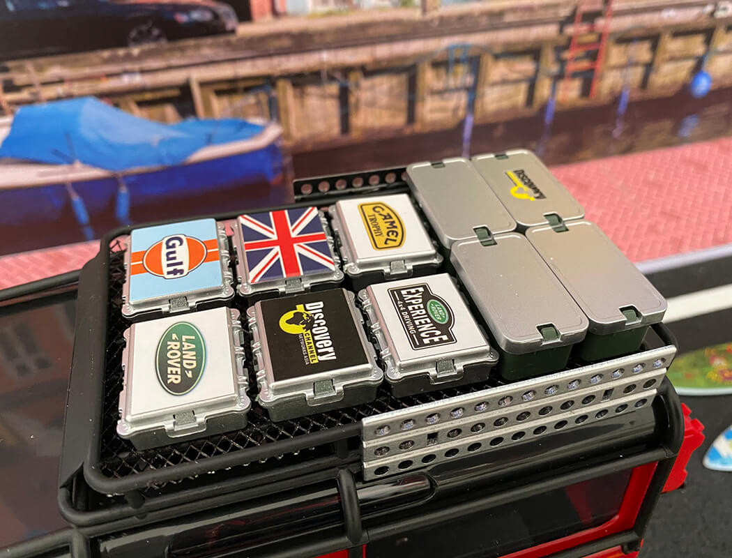 Fastrax 1/18Th Square Case W/Decal 27 X 22 X 10Mm
