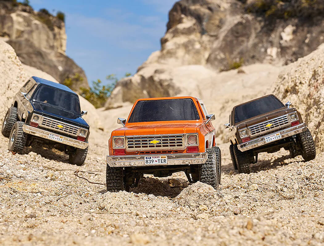 FMS 1/24Th Chevrolet K5 Blazer 4Wd RTR - Black FMS12403RTRBK