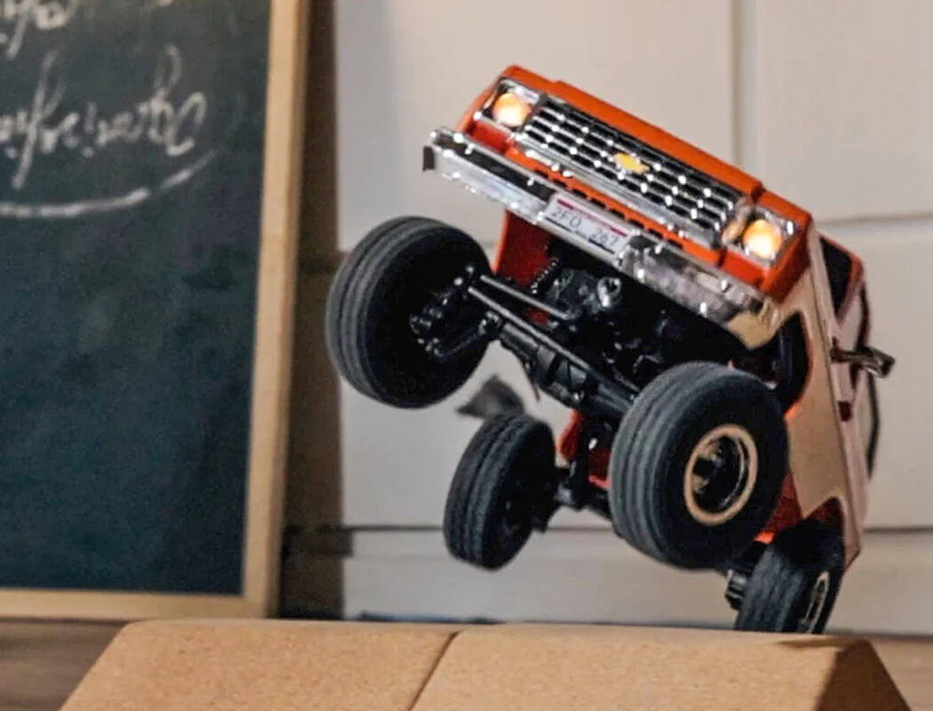 FMS 1/24Th Chevrolet K5 Blazer 4Wd RTR - Orange FMS12403RTROR