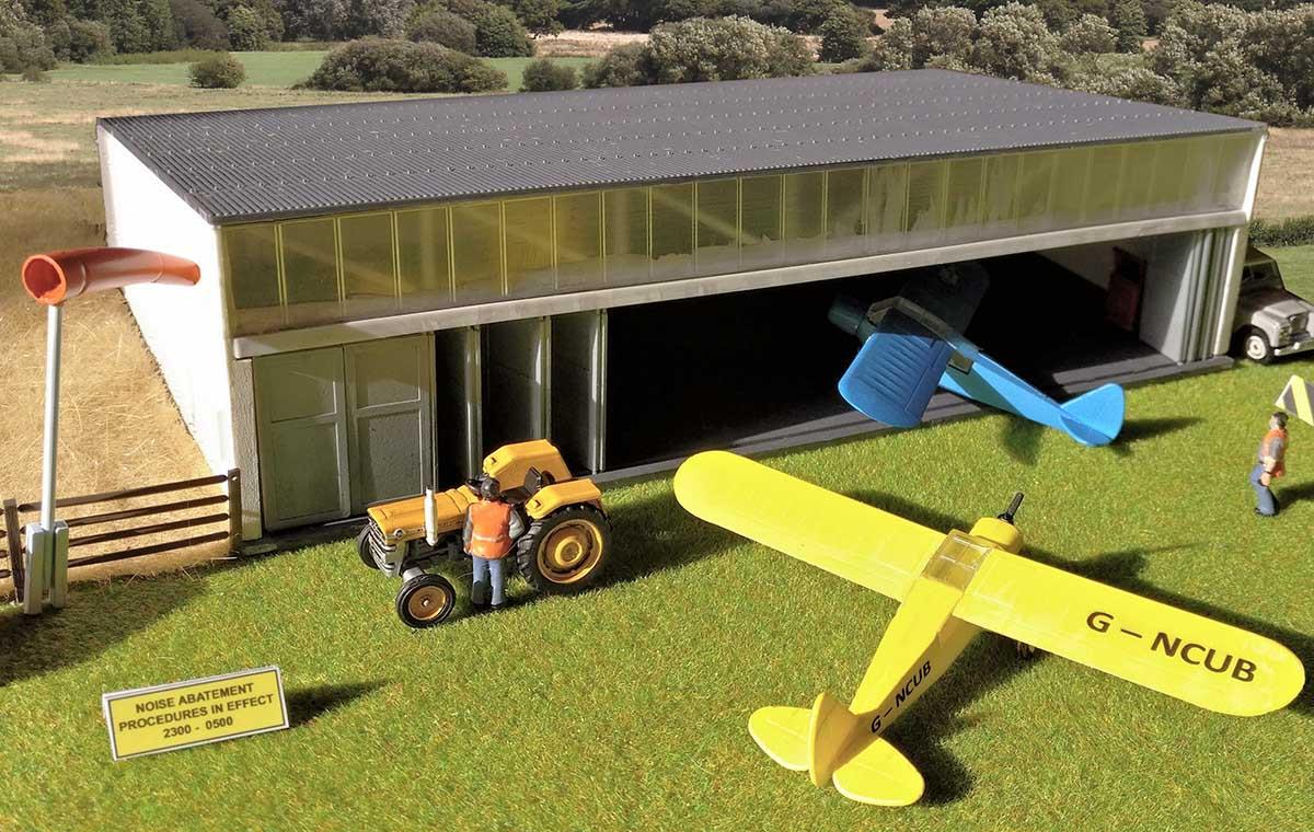 GM Structures Fordhampton Airfield Hangar Kit GM445
