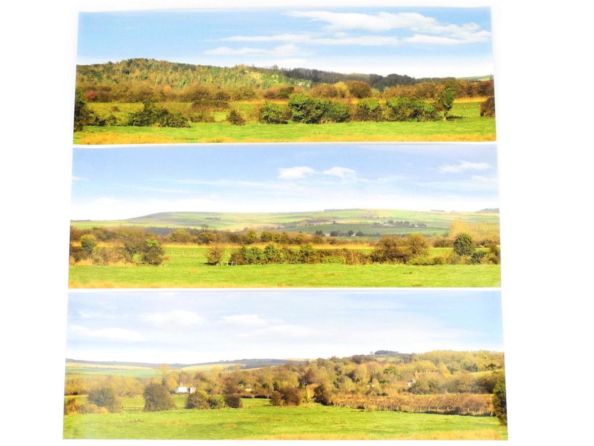 Gaugemaster Scenics Valley Small Photo Backscene (1372x152mm) GM751