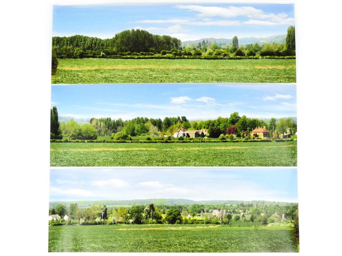 Gaugemaster Scenics Open Field Small Photo Backscene (1372x152mm) GM753