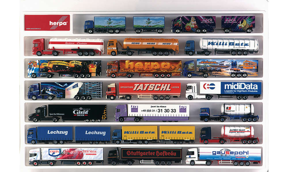 Herpa Display Case for Trucks 64.5x45x3.5cm HA029254