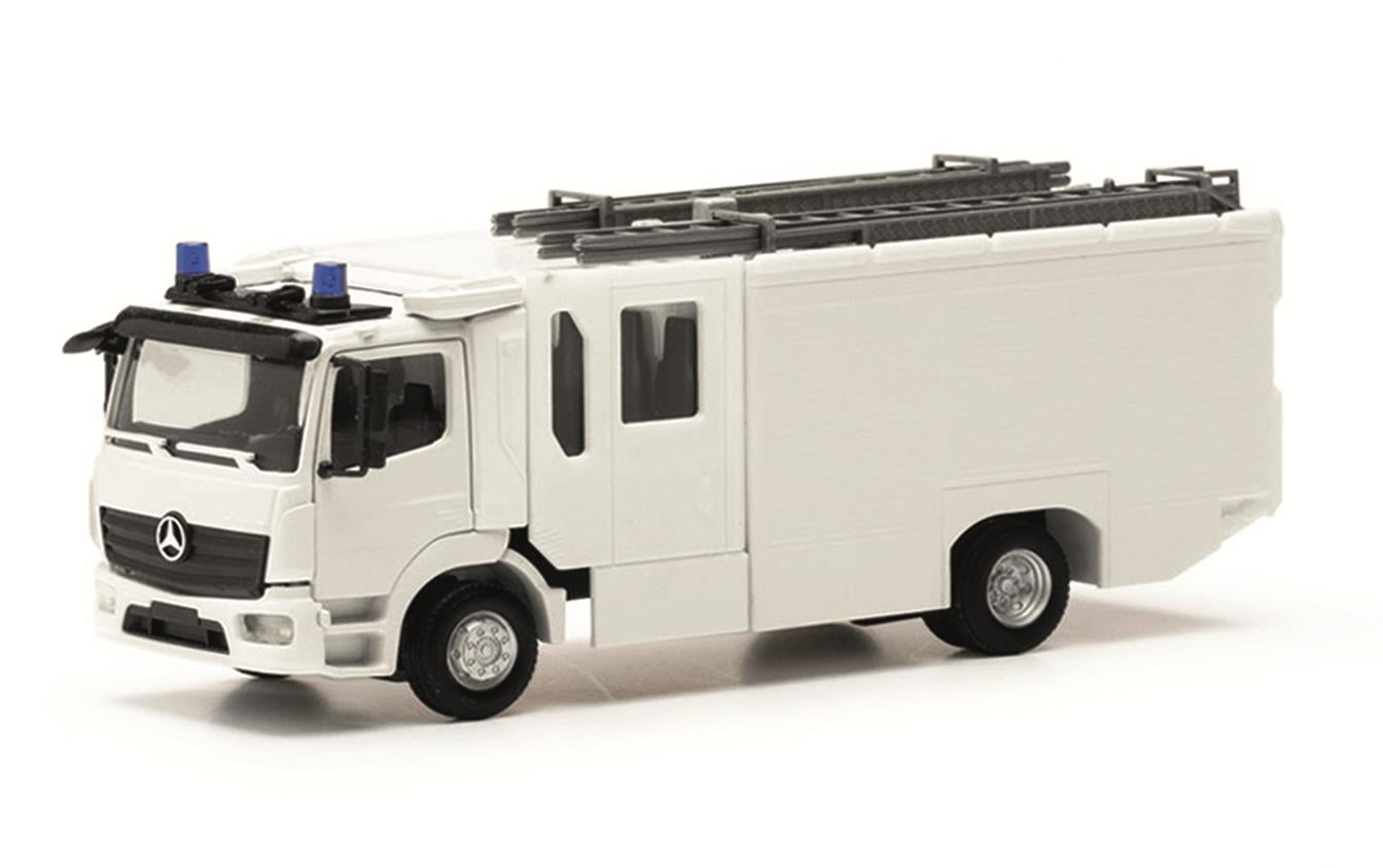 Herpa MB Atego 2013 Z Cab Fire Engine (2) HA085779