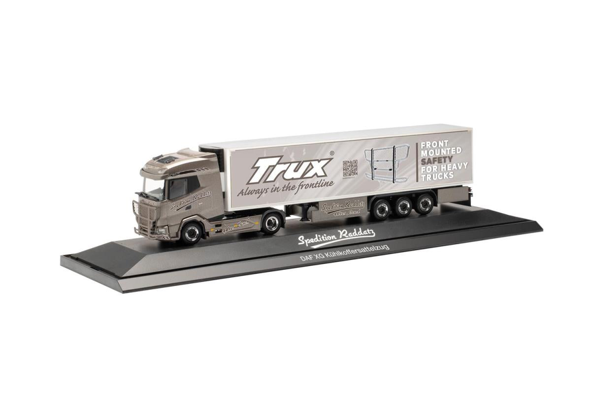 Herpa DAF XG Refrigerated Box Semitrailer Sven Raddatx/Trux HA122252