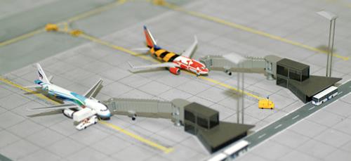 Herpa Wings Scenix Apron Entrance/Exit Station (1:500) HA520553