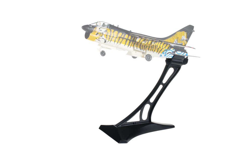 Herpa Wings Display Stand for A-7 HA580045