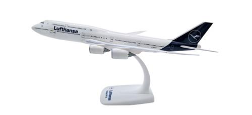 Herpa Wings Snapfit - Lufthansa Boeing 747-8 D-ABYA Brandenburg(1:250) HA611930
