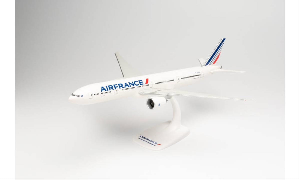 Herpa Wings Snapfit Boeing 777-300ER Air France 2021 Livery (1:200) HA613491