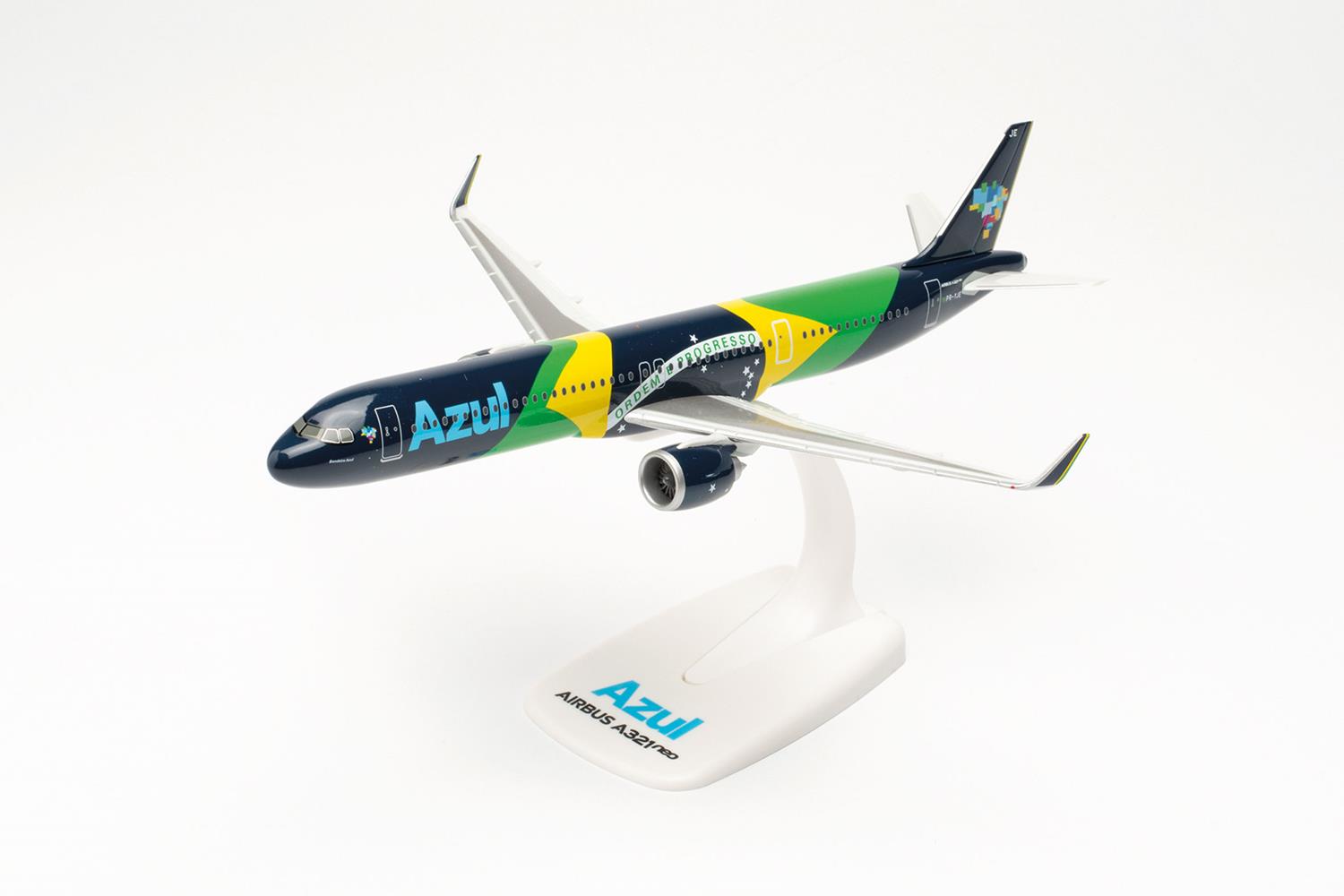 Herpa Wings Snapfit Airbus A321neo Brazilian Airlines Flag (1:200) HA613682