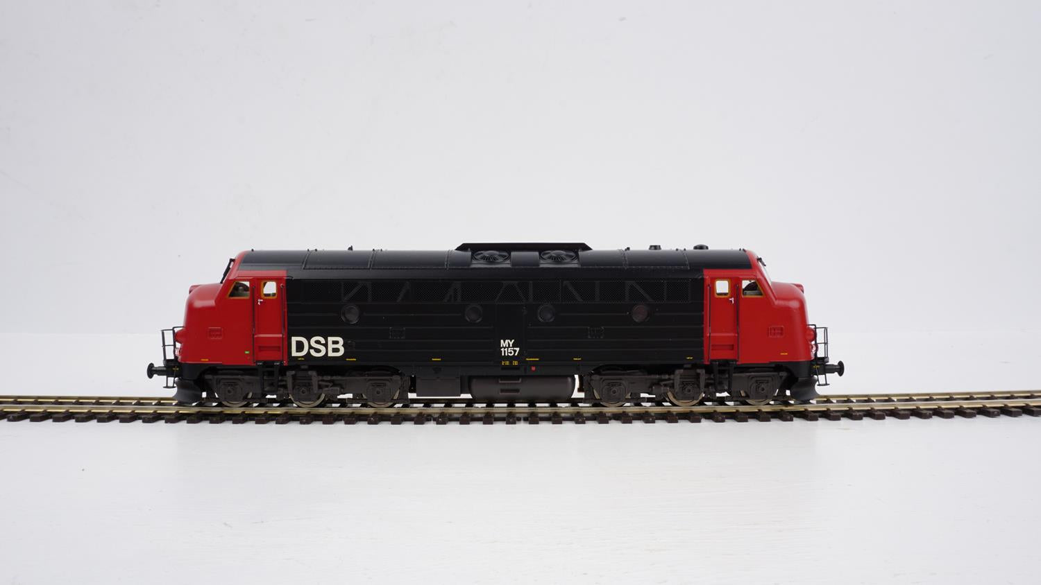 Heljan (Europe) DSB Nohab MY 1157 Diesel Locomotive IV (DCC-Sound) HN10044543