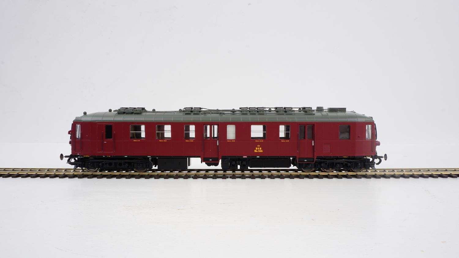 Heljan (Europe) DSB MO 555 Riveted Diesel Railcar III (~AC-Sound) HN10045532