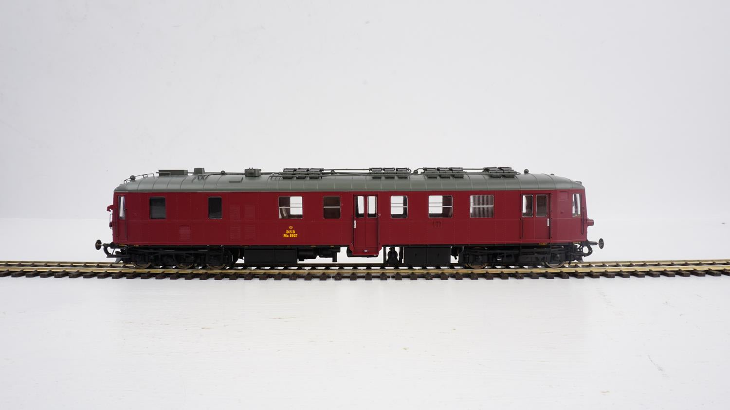 Heljan (Europe) DSB MO 1957 Riveted Diesel Railcar III (~AC-Sound) HN10045572