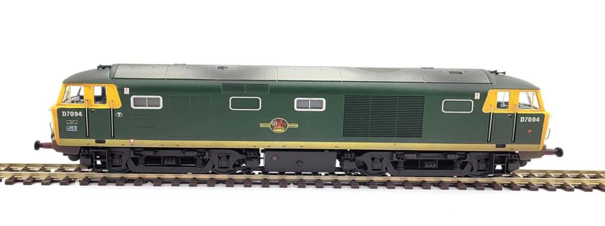 Heljan Class 35 D7094 BR Green Full Yellow Ends Weathered HN3532