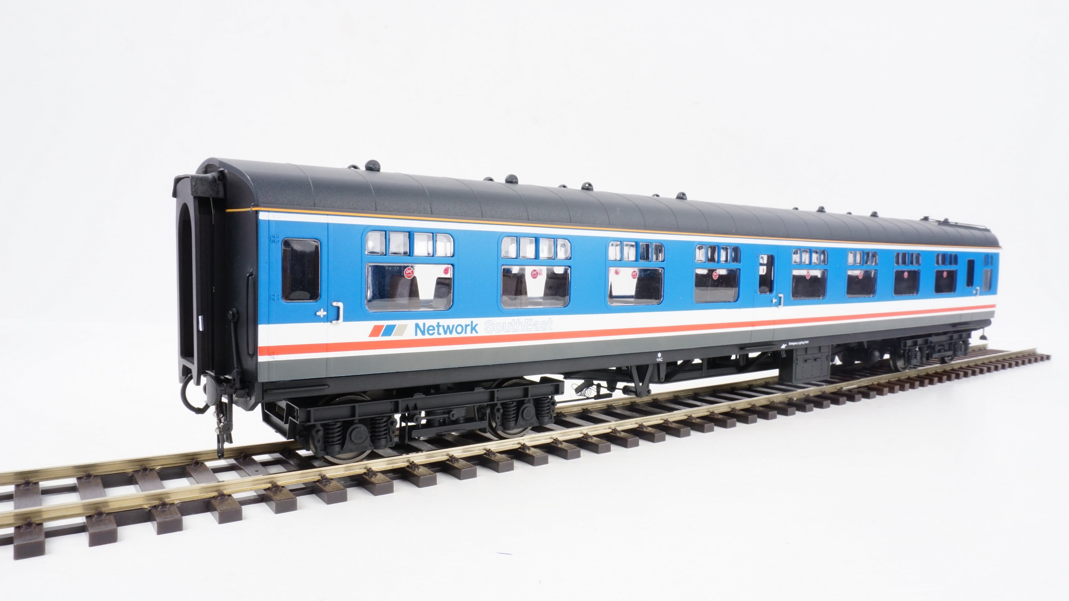 Heljan Mk1 TSO Network SouthEast B4 Bogies HN4915