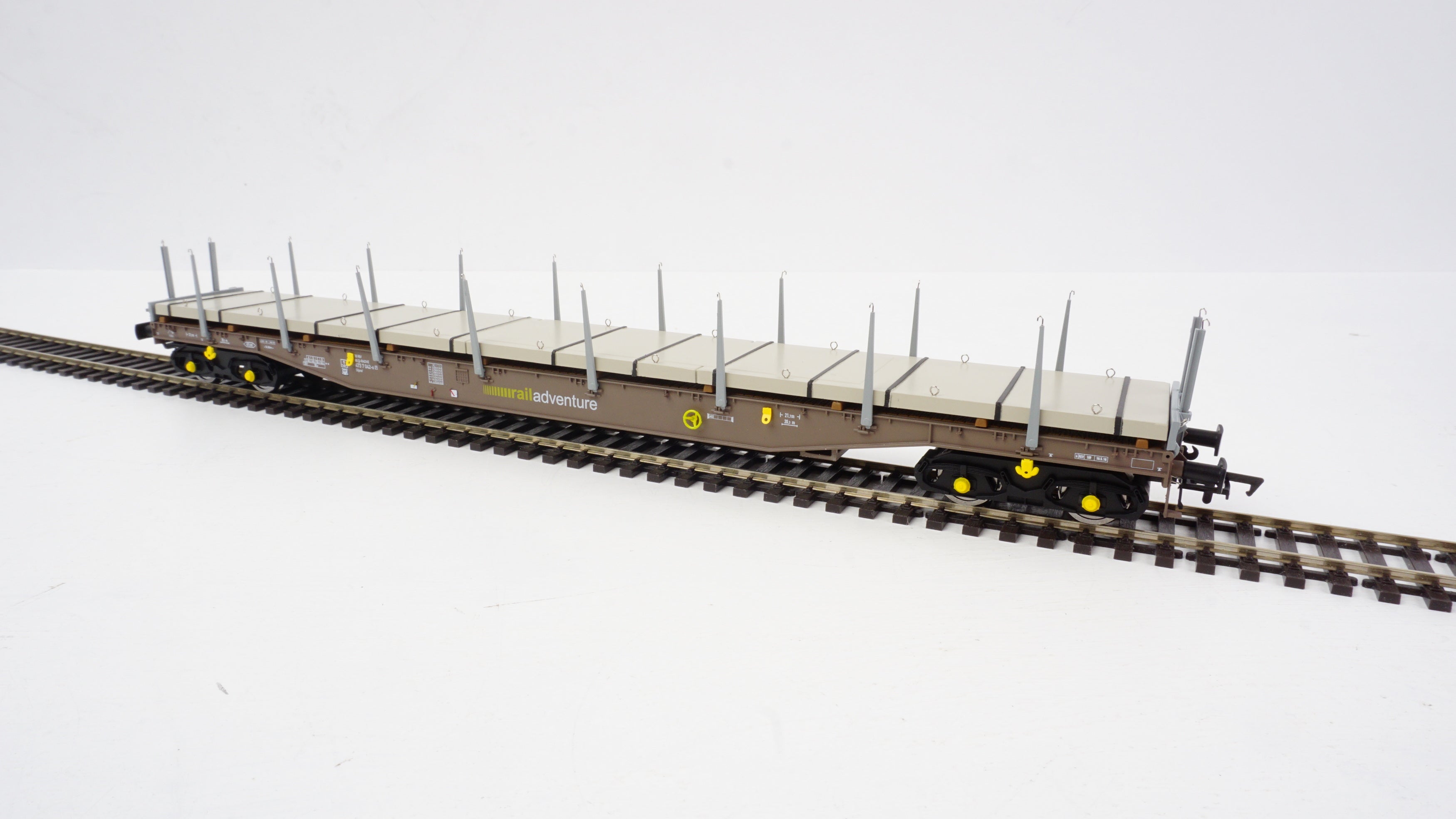 Heljan Cargowaggon IGA Bogie Flat RailAdventure Barrier Set (2) HN5115