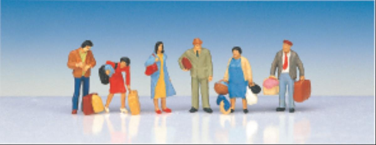 Kato (Japan) Japanese Waiting Passengers (6) Figure Set K6-507