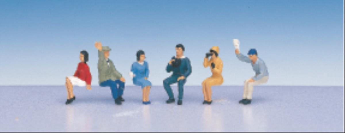 Kato (Japan) Japanese Seated Spectators (6) Figure Set K6-508