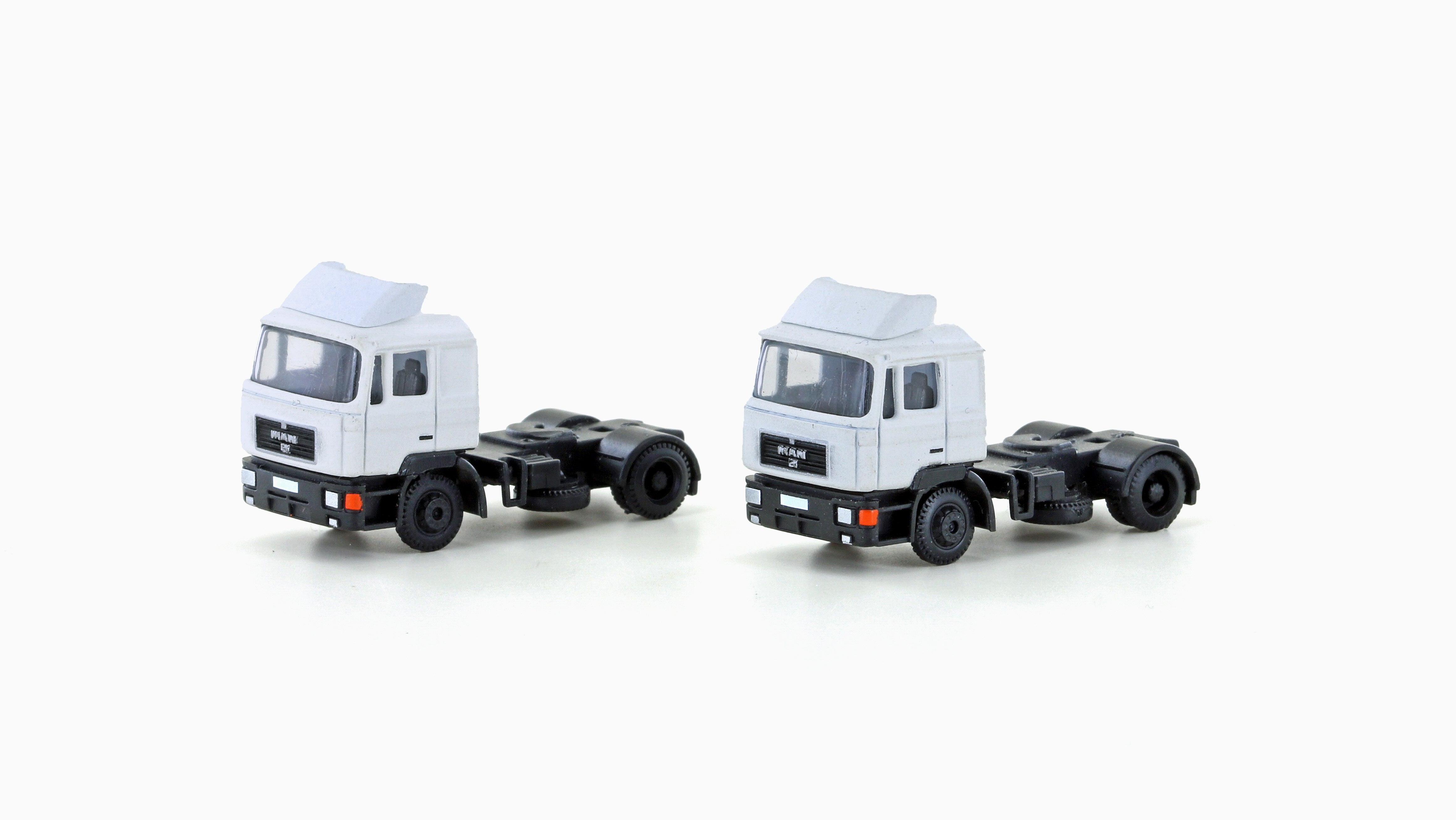 miNis MAN F90 3 Axle Yellow (2) LKLC4064