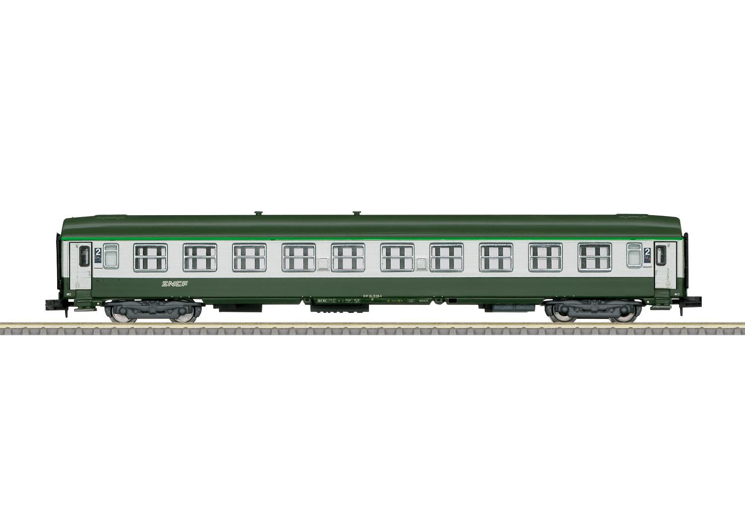 Minitrix SNCF B10 2nd Class Express Coach V M18466