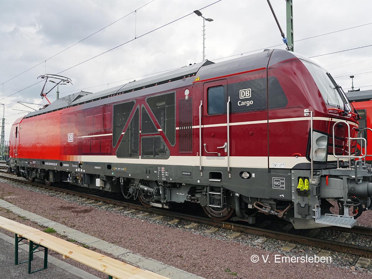 Trix DB Cargo BR249 001 Dual Mode Locomotive VI (DCC-Sound) M25293