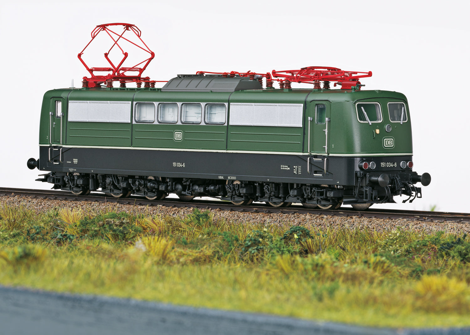 Trix DB BR151 034-6 Electric Locomotive IV (DCC-Sound) M25651