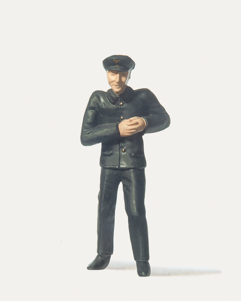 Merten Standing Engineer/Fireman Leaning Out Cab Window Figure MRT0240013