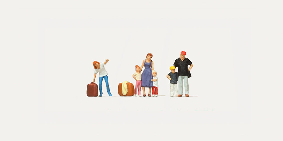 Merten Waiting Passengers (6) with Luggage Figure Set MRT0272539