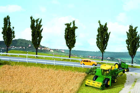 Noch Cornfield Natur+ Mat 22x20cm with Grass Tufts (10) N07421