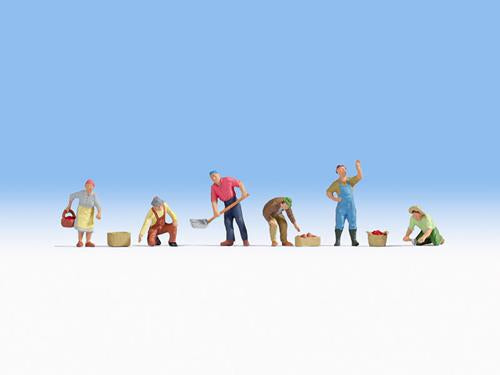 Noch Harvesters (6) and Accessories Figure Set N15613