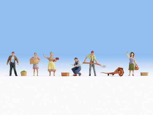 Noch Farmers (6) with Accessories Figure Set N15617