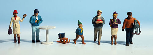 Noch Christmas Market (6) Figure Set N15926