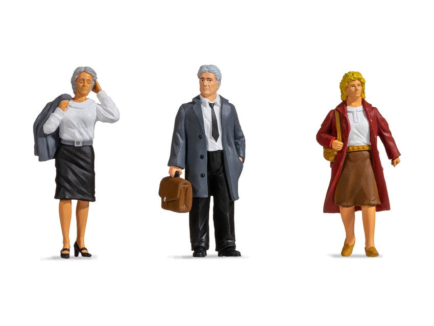 Noch Railway Passengers (3) Figure Set N17350