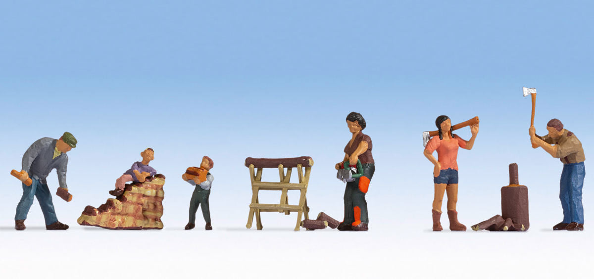 Noch Chopping Wood (5) Figure Set N36616