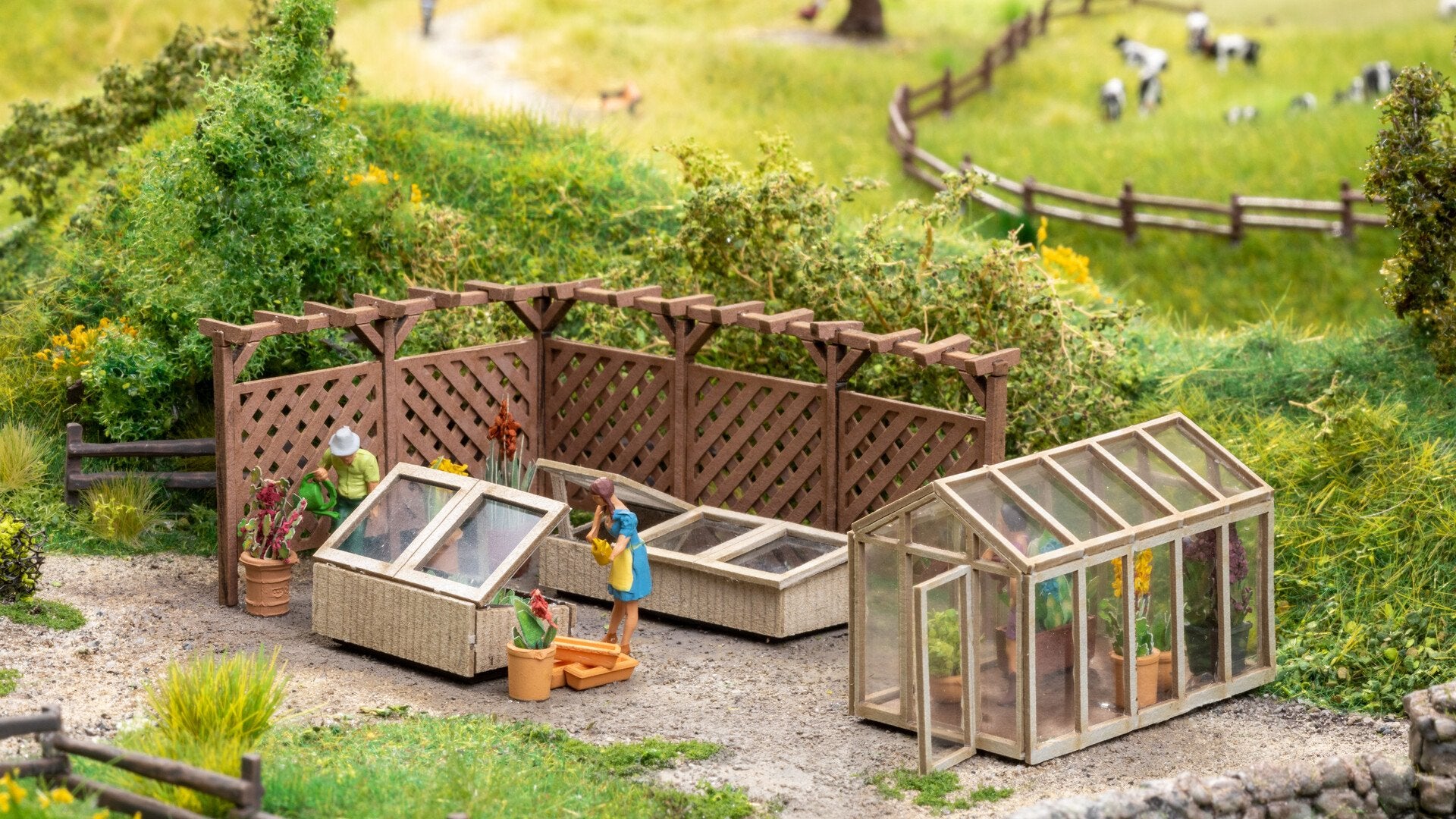 Noch In the Garden Laser Cut Kit Decoration Set N66805