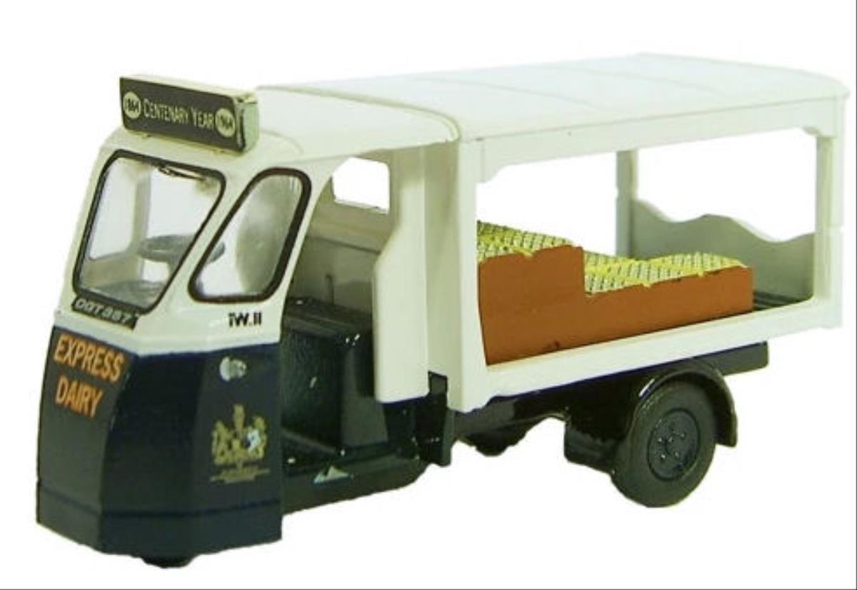Oxford Diecast Wales & Edwards Standard Milk Float Express Dairy (Late) OD76WE001