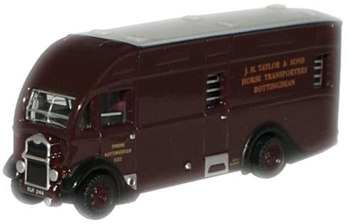 Oxford Diecast Albion Horsebox J H Taylor & Sons ODNAH003