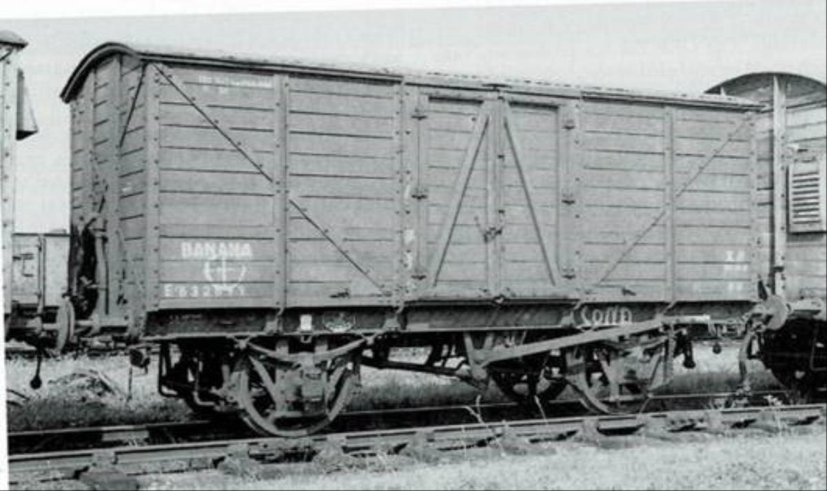 Oxford Rail Banana Van BR E632899 OR76BAN002
